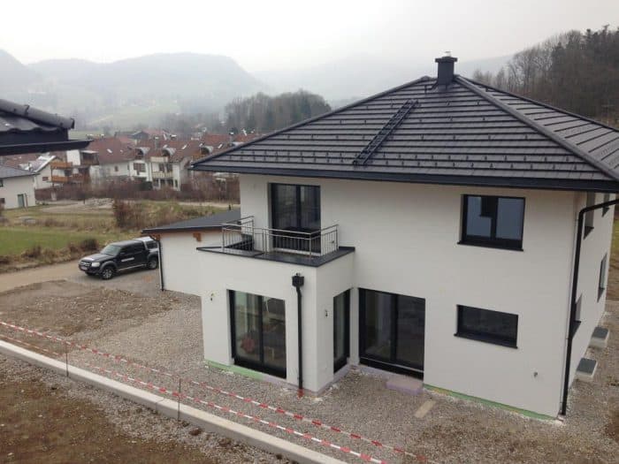 Dacheindeckung mit Tonziegel, Referenzen Dachpower Grödig Salzburg, Einfamilienhaus Adnet